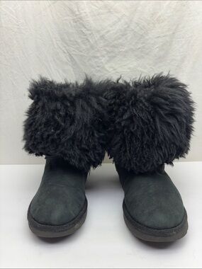 UGG Australia Mongolian short boots, SZ 7, box 3